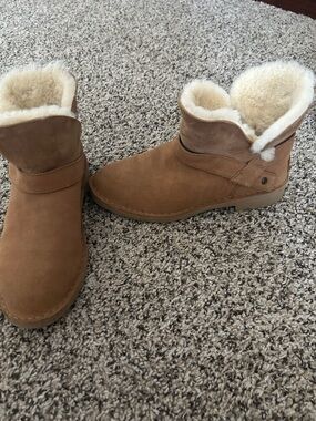 UGG Women’s Chestnut Suede Shearling-Lined Short Boots